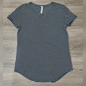 Lululemon Love Tee Cotton short sleeve crew sz small EUC